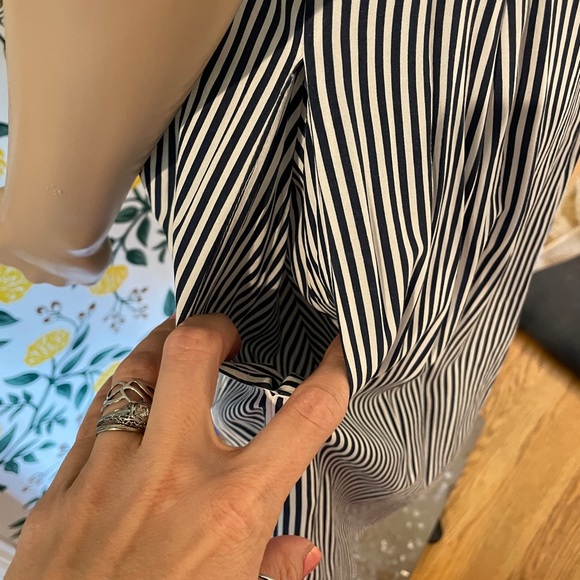 Navy/white striped boutique dress.CrissCross bodice w/ peekaboo detail & pockets - Picture 5 of 12